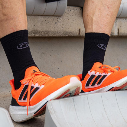 LIGHT RUN High Socks Black
